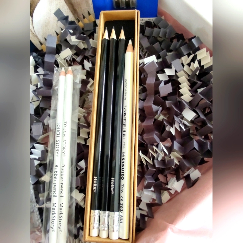 Sketch box gift set for beginner artists - Picture 5 of 9